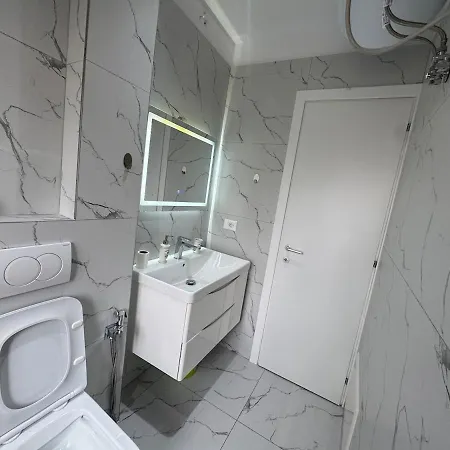 Mery Apartments City Center 5 By Superhost * 티라나